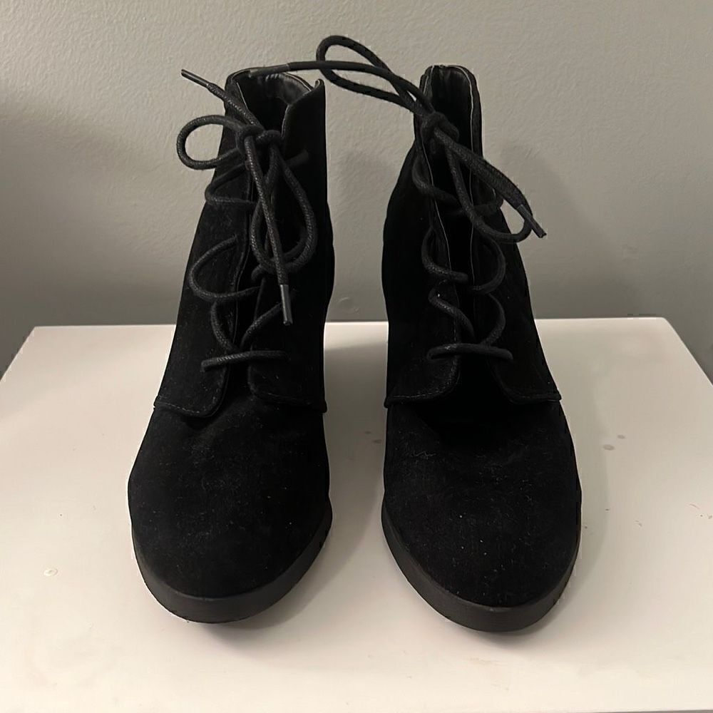 Steve Madden Suede Booties 